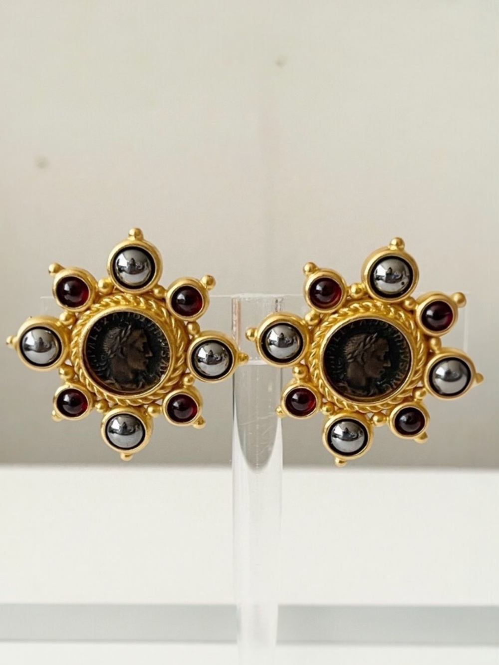 LINDA LEVINSON vintage‎ Roman Earrings post